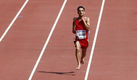 »Athleten dürfen barfuß starten«, steht in den Regeln - Abdullah...