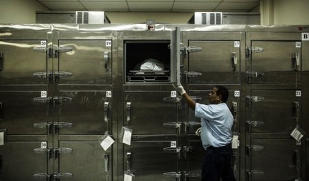 Leichenschauhaus in San Salvador: Hunderte Opfer der Gewalt werd... Leichenschauhaus in San Salvador: Hunderte Opfer der Gewalt werd...