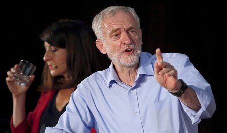 Hassobjekt der etablierten Labour-Rechten, Hoffnungsträger der P... Hassobjekt der etablierten Labour-Rechten, Hoffnungsträger der P...