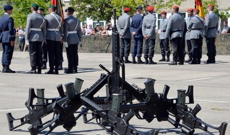 Zapfenstreich für das G36: Das mangelhafte Sturmgewehr wird durc... Zapfenstreich für das G36: Das mangelhafte Sturmgewehr wird durc...