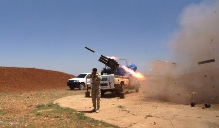 Syrische Aufständische im Mai 2015 in Deraa Syrische Aufständische im Mai 2015 in Deraa
