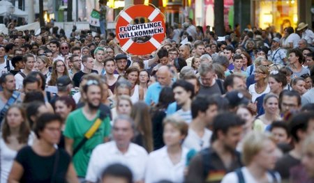 Wien zeigt Verantwortung und Rettungsring: 20.000 Menschen demon...