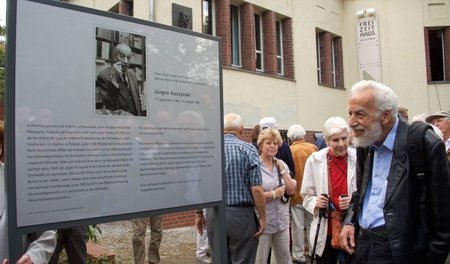 Im neuen Jürgen-Kuczynski-Park: Thomas Kuczynski, Sohn des Wisse...