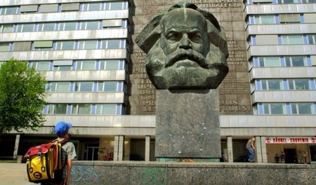 Kein Marx ohne Klassenkampf und Bezug auf den Kommunismus: Denkm...