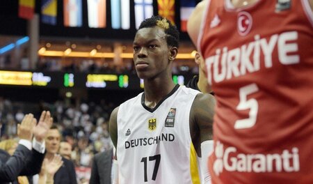 Ein Ballverlust nach dem anderen: Abgang Dennis Schröder Ein Ballverlust nach dem anderen: Abgang Dennis Schröder