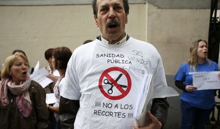 Seit Jahren wird in Spanien gegen die Privatisierung des öffentl... Seit Jahren wird in Spanien gegen die Privatisierung des öffentl...
