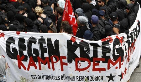Garmisch-Partenkirchen, 6. Juni: Demonstration gegen den G-7-Gip... Garmisch-Partenkirchen, 6. Juni: Demonstration gegen den G-7-Gip...