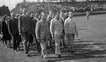 »Die Toten mahnen die Lebenden«: Erster Tag der Opfer des Faschi... »Die Toten mahnen die Lebenden«: Erster Tag der Opfer des Faschi...