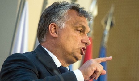 Wirklich kein netter Kerl, der Victor Orbán. Aber auch kein zwei... Wirklich kein netter Kerl, der Victor Orbán. Aber auch kein zwei...