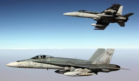 Foto der Royal Australian Air Force (RAAF) vom Samstag: Zwei F/A... Foto der Royal Australian Air Force (RAAF) vom Samstag: Zwei F/A...