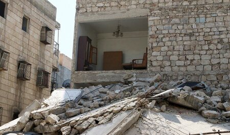 Stadt in Trümmern: Wohngebäude in Aleppo (29.7.2015)