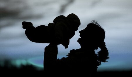 Kind oder Rente? Die Kanzlerin sanktioniert Schwangerschaften, i... Kind oder Rente? Die Kanzlerin sanktioniert Schwangerschaften, i...