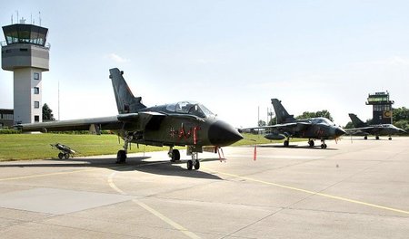 In »Tornado«-Kampfjets proben deutsche Piloten den »nuklearen Er... In »Tornado«-Kampfjets proben deutsche Piloten den »nuklearen Er...