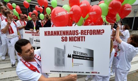 Nicht nur in Berlin regt sich Widerstand gegen die Krankenhausre... Nicht nur in Berlin regt sich Widerstand gegen die Krankenhausre...
