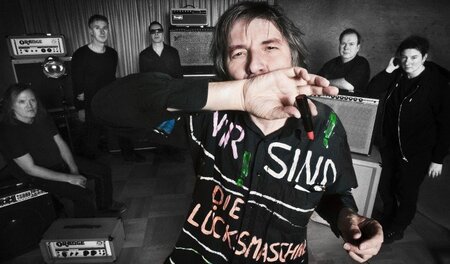 Peter Hein sang vor Jahrzehnten in wichtigen Punk- und New Wave-...