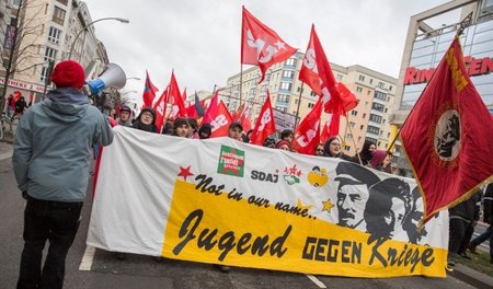 »Die Phrasen von der Vaterlandsverteidigung sind ein Betrug der ...