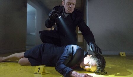 »Polizeiruf« – Kommissar untersucht Leiche