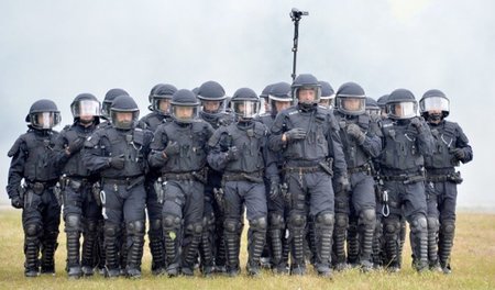 Was für eine Kameradschaft kommt denn da? In diesem Fall eine So... Was für eine Kameradschaft kommt denn da? In diesem Fall eine So...