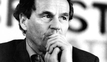 Für Peter Strutynski fand Politikwissenschaft nicht im Elfenbein... Für Peter Strutynski fand Politikwissenschaft nicht im Elfenbein...