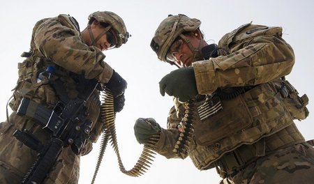 »Beraten und unterstützen«: US-Soldaten inspizieren einen Patron...