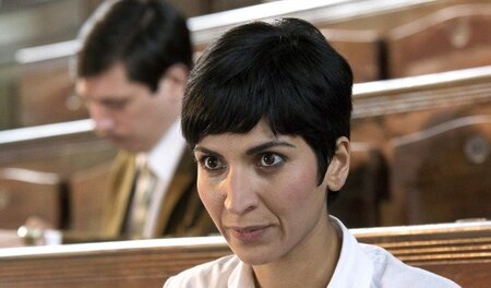 Als eine der ersten Frauen schafft Latife die Mathematik-Aufnahm... Als eine der ersten Frauen schafft Latife die Mathematik-Aufnahm...