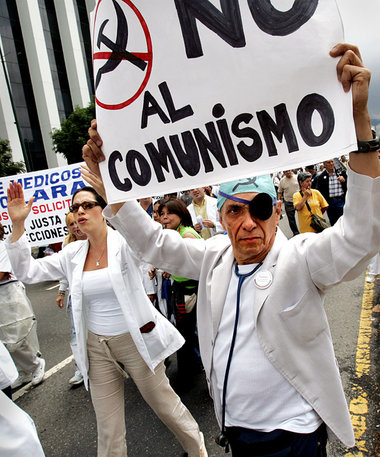 »Nein zum Kommunismus« – Ärzteproteste in Caracas gegen die Regi...