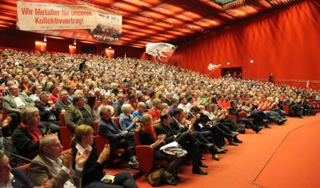 »Empörung und Kampfeswillen «: 2.000 Betriebsräte fanden sich am... »Empörung und Kampfeswillen «: 2.000 Betriebsräte fanden sich am...