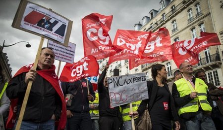 Air-France-Angestellte auf der Straße: Tausende forderten am Don...