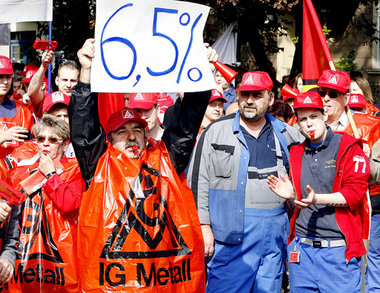 Der Kampf um Lohnerhöhungen – hier Metaller im Mai in Berlin – z...