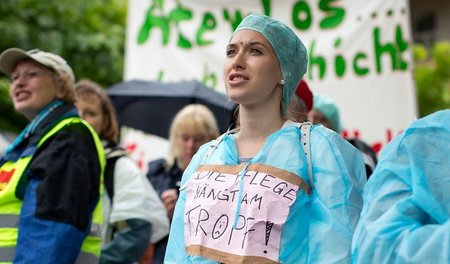 Nach Berechnungen von ver.di fehlen in den Krankenhäusern bundes... Nach Berechnungen von ver.di fehlen in den Krankenhäusern bundes...