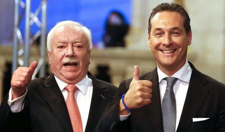 Wiener Zweierlei: Der SPÖ-Bürgermeister Michael Häupl und der FP... Wiener Zweierlei: Der SPÖ-Bürgermeister Michael Häupl und der FP...