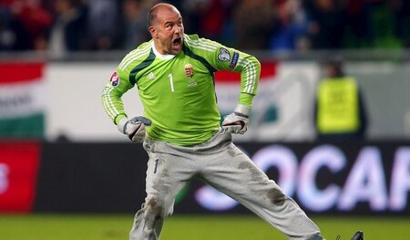 Fast schon so alt wie seine Hose: Gábor Király Fast schon so alt wie seine Hose: Gábor Király
