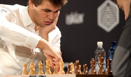»Getting ready for the World Blitz« – Carlsen am Wochenende im S... »Getting ready for the World Blitz« – Carlsen am Wochenende im S...