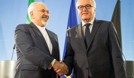 Irans Außenminister Mohammed Dschawad und sein deutscher Amtskol...