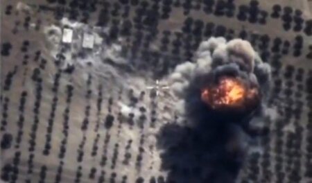 Russischer Luftangriff am Donnerstag in der syrischen Provinz Id...