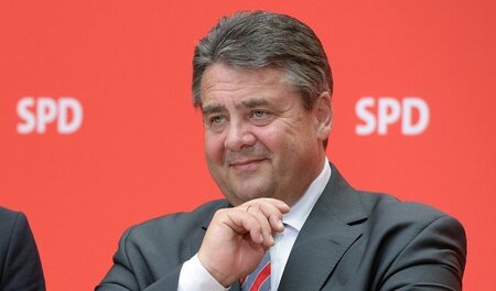 Hier sprach er sogar über TTIP, freilich ohne Details zu nennen:...