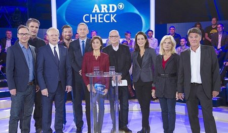 Sie stellten sich den Fragen des Publikums: Rechts Moskau-Korres...