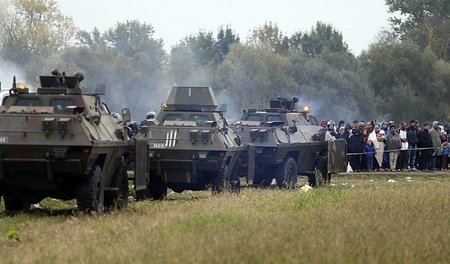 Panzer gegen Flüchtlinge: Slowenien will bis zu 400 Soldaten an ... Panzer gegen Flüchtlinge: Slowenien will bis zu 400 Soldaten an ...