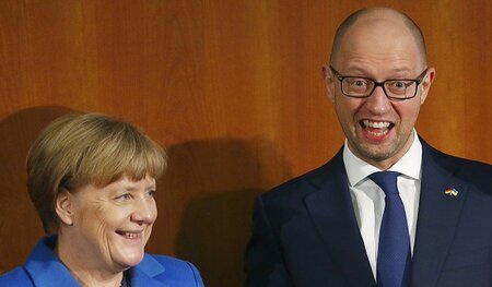 Kritik an »Partnerschaft«: »Hofieren der US-Marionette Jazenjuk ... Kritik an »Partnerschaft«: »Hofieren der US-Marionette Jazenjuk ...