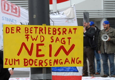 Widerspruch blieb außen vor. Betriebsräte protestieren gegen Bör...