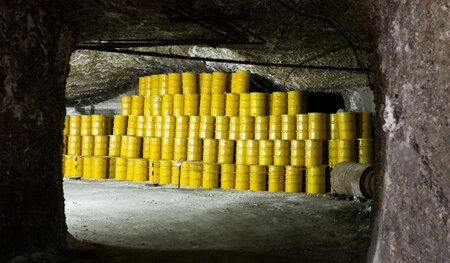 Strahlende Altlasten aufzubewahren ist nicht billig und nicht im... Strahlende Altlasten aufzubewahren ist nicht billig und nicht im...