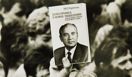 Gorbatschow-Unterstützer auf einer Demonstration in Leningrad am...