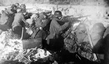 Von der Bundesregierung versorgte »Kriegsopfer«: Angehörige der ...