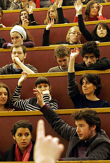 Vollversammlung an der Sorbonne-Universitäten am 13. März