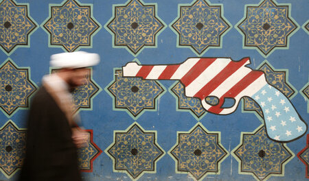 Irans »Hardliner« fürchten eine Annäherung an die USA (Wandmaler...