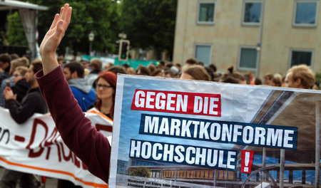 Proteste vor dem Landtag in Magdeburg (Sachsen-Anhalt) gegen die...