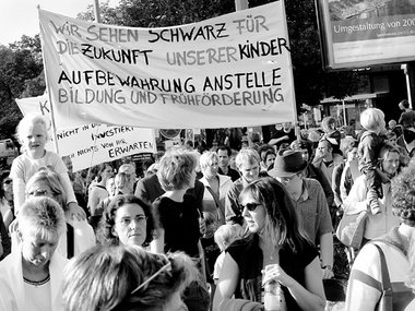 Kita-Protest in Hamburg 2004. Fachkräftemangel könnte die viel d...