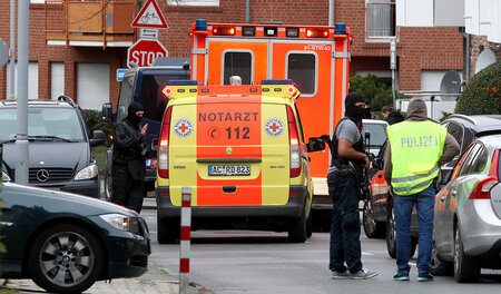 Ein Großaufgebot der Polizei am Dienstag in Alsdorf