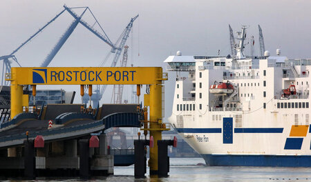 Hafen der Hansestadt Rostock - Ostdeutschlands wichtigster Seeha...