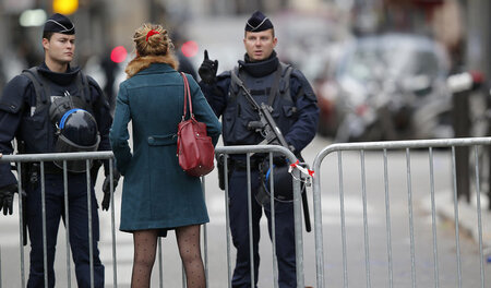 Polizeiabsperrung in der vergangenen Woche in Paris Polizeiabsperrung in der vergangenen Woche in Paris